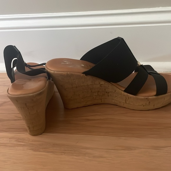 Cute wedges! - Picture 2 of 5